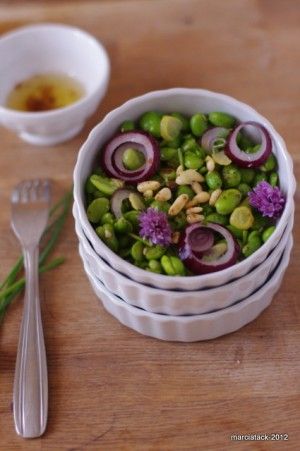Salade de fèves aux fleurs de ciboulette