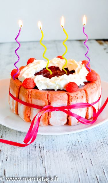 Recette de charlotte aux fraises - Gâteau d'anniversaire