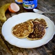 Recette de pancakes à la banane sans lait sans farine