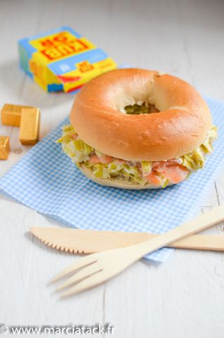 bagel-fondue-poireaux-saumon-kubb-or