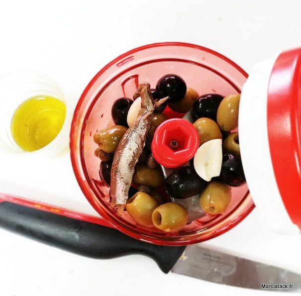 Recette tapenade d'olives rapide et facile, méthode Tupperware