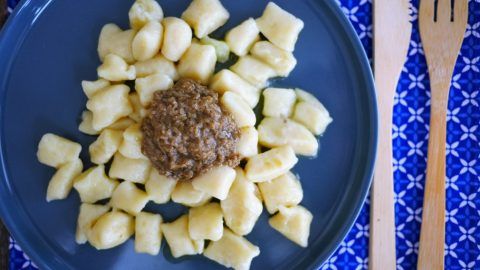 Recette de gnocchis de pommes de terre fait maison, sauce aux champignons sans crème