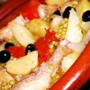 une recette de plat mijoté cuit en tajine, facile à faire avec du poulet et des petits pois