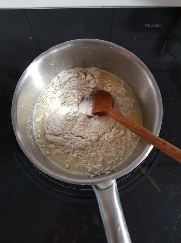 pâte à chou : étape farine